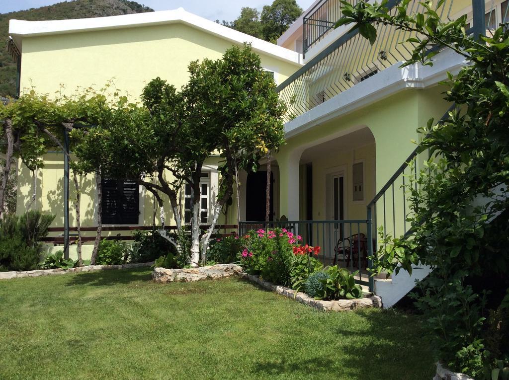 Apartments Simo Petrovac Dış mekan fotoğraf
